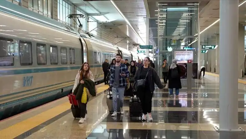 Yüksek Hızlı Tren Seferleri Artıyor: Ek Seferler Başlıyor!