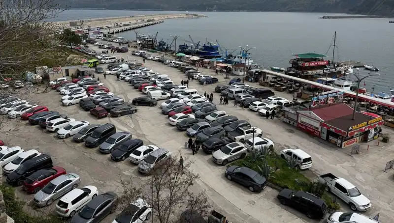 Bayram Tatilinde İlçeye Akın! 4 Günde 14 Bin 600 Araç Girişi