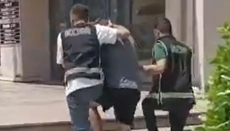 Sahte Dövizle Alışveriş Yapan Turist, Sınır Dışı Edildi: Olayın Detayları Şaşırtıyor!