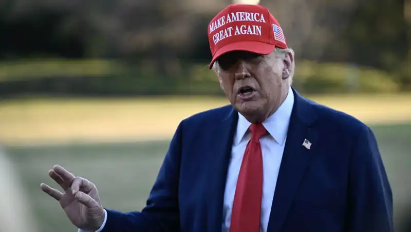 Trump’tan Savaş Karşıtı Bir Paylaşım: Kendini Övdü
