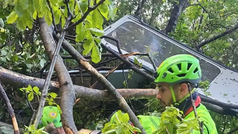 İtalya'daki Teleferik Felaketi: Halat Kopunca 4 Hayat Gitti