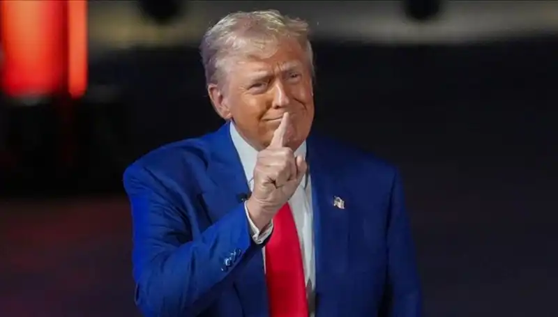 Trump, Wall Street Journal’ı Basın Havuzundan Çıkardı: Epstein’a Mektup Neler Söylüyordu?