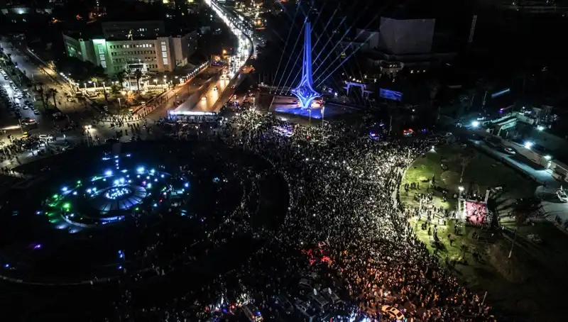 Suriye Devrimi'nin 14. Yıl Dönümü: İsyan ve Direnişin Sembolleriyle Coşkulu Kutlamalar