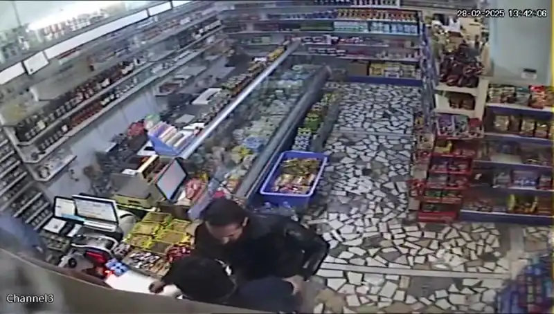 Cezaevi Firarisi Markette Dehşet Saçtı! Bıçakla Müşterileri Tehdit Etti