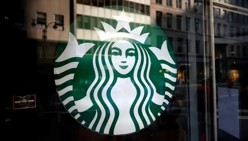 Starbucks’ın Küresel Satışları Düşüşte: Nedenleri ve Gelecek Beklentileri