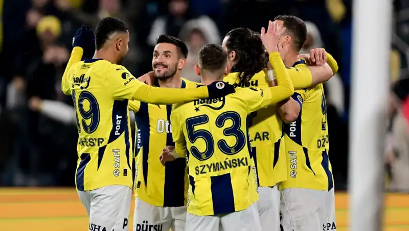 Kadıköy'de Futbol Coşkusu: Şampiyonluk İçin Son Mücadele Başladı!