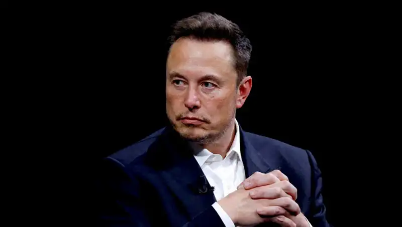 Musk'tan Şok Açıklama: "Robotlar Cerrahları Geçecek, Tarih Verdi"