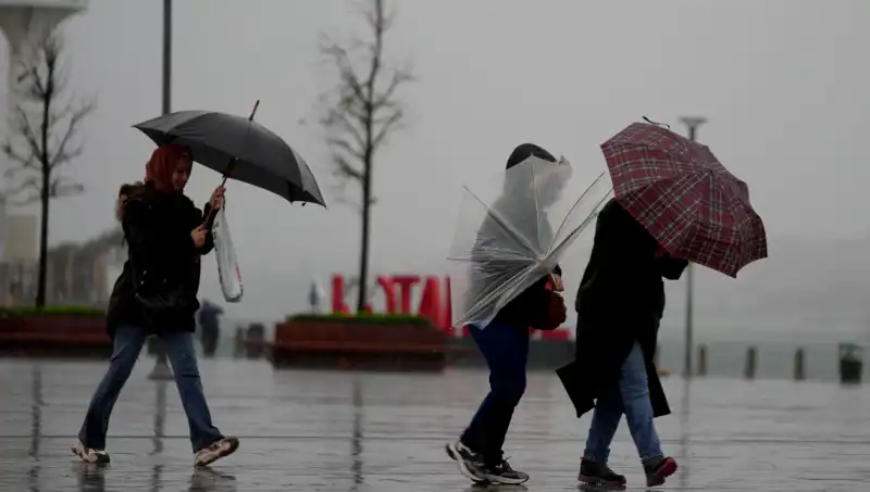 İstanbul'u Neden Kuvvetli Sağanak Bekliyor? Tüm Ayrıntılar Burada!