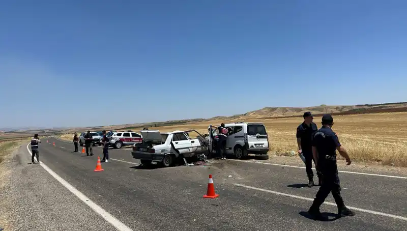 Adıyaman'da Feci Trafik Kazası: 4 Kişinin Hayatı Kaydı