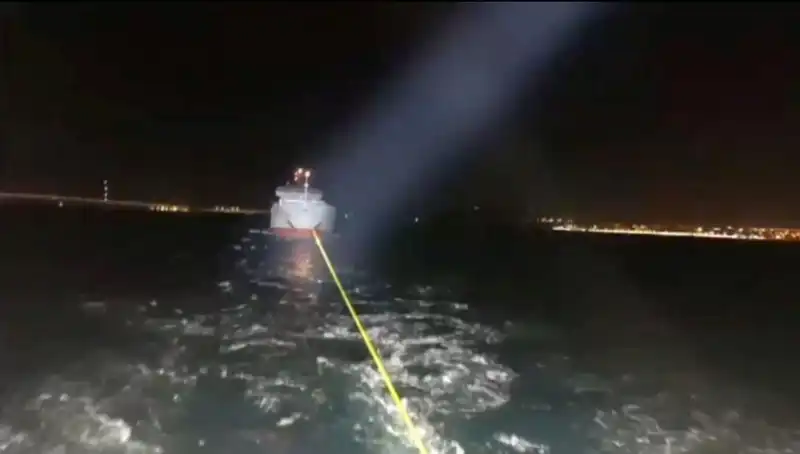 Çanakkale Boğazı'nda Gemi Arızası: Seyir Güvenliği Tehlikeye Girdi