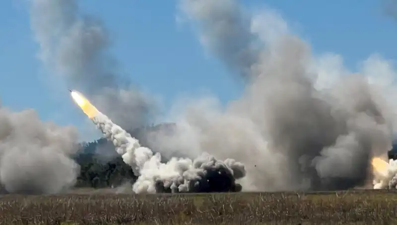 Avustralya'da Tarihi Askeri Tatbikatta HIMARS ile İlk Atış Gerçekleşti