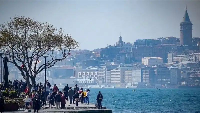 Bahar Havası İstanbul'a Dönüyor: Hafta Sonu Sıcaklıklar Artıyor!