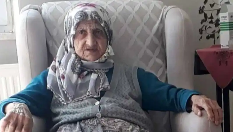 İtfaiye Timi, Otomobil Çarpması Sonucu Hayatını Kaybeden Kadını Kurtaramadı