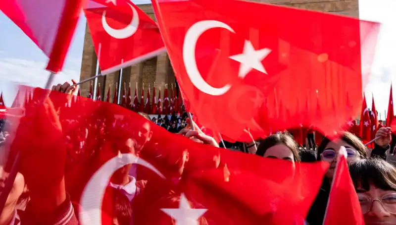 Türkiye'de 23 Nisan Coşkusu: Kendine Has Kutlamalar ve Renkli Görüntüler