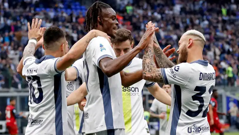 Serie A'da Zirve Yarışı Kızıştı: Şampiyon Düşüncesi Play-Off’a Bağlı Kalabilir