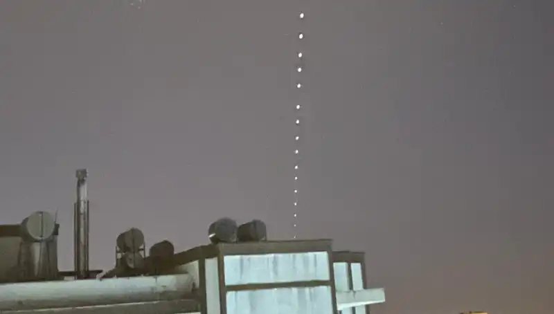Adana Gökyüzünde Starlink Işıkları: Geceyi Aydınlatan Uzay İnternetinin Sırrı