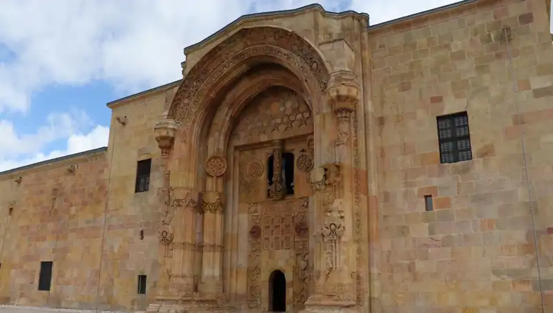 Divriği Ulu Camii ve Darüşşifası: Tarihi Güzelliklere Yoğun İlgi!