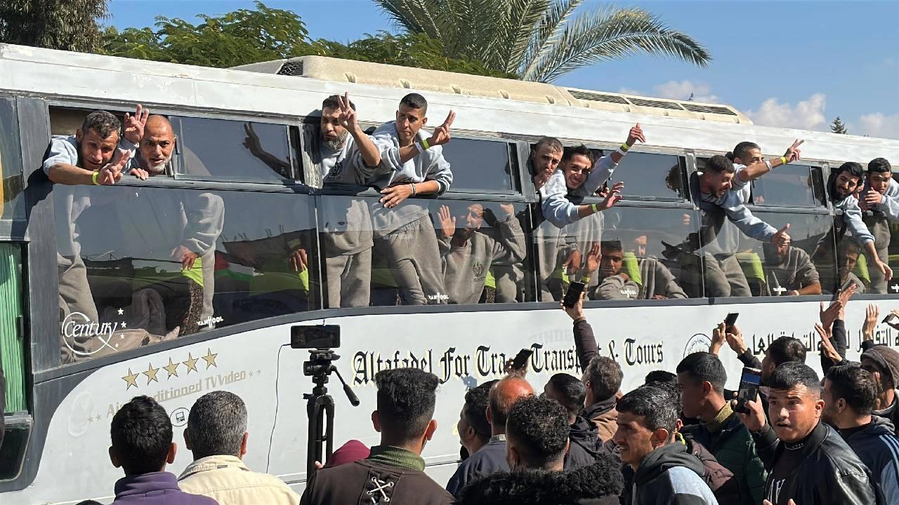 İsrail, Filistinli Rehineleri Serbest Bıraktı