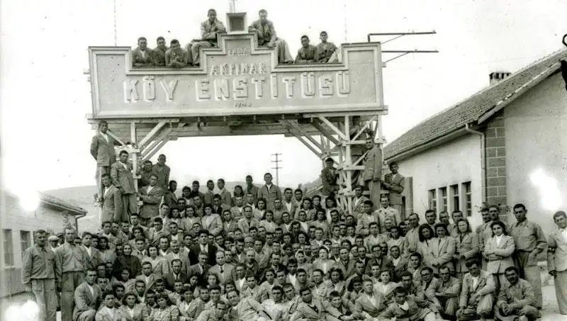 17 Nisan: Köy Enstitüleri'nin Kuruluşunda Eğitim Devrimi