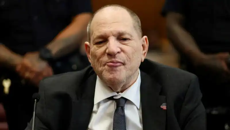 Cezaevindeki Hollywood Yapımcısı Harvey Weinstein Yeniden Suçlu Bulundu: İşte Detaylar