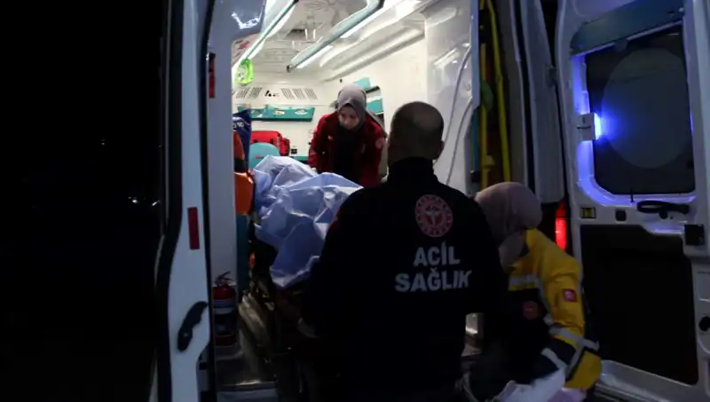 Küfürleşme Kavgası: Sokakta Kan Aktı, Gözaltılar Ortaya Çıktı!