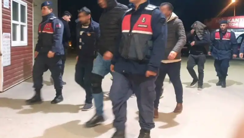 Bağ Evindeki Uyuşturucu Partisine Şok Baskın: O Anlar Kamerada!