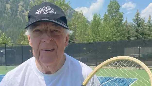 Avustralyalı Tenis Efsanesi Fred Stolle'yi Kaybettik: Spor Dünyası Yas Tutuyor