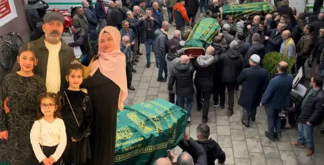 Hayatını Kaybeden Kız Kardeşlerin Son Yolculuğu Rize'de Gerçekleşti