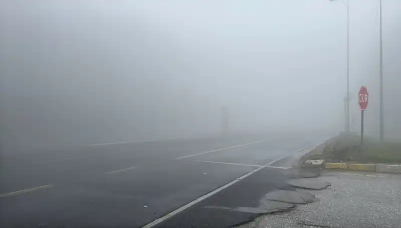 Bolu Dağı'ndaki Sis, Trafikte Dikkat Çekici Görüş Mesafesi Düşüklüğü Yarattı