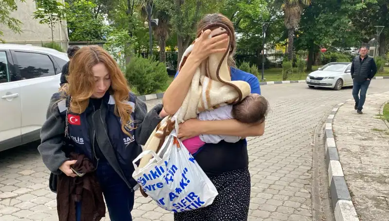 Evlerde Hırsızlık Yapan Kadın, Polis tarafından Çatışmada Yakalandı