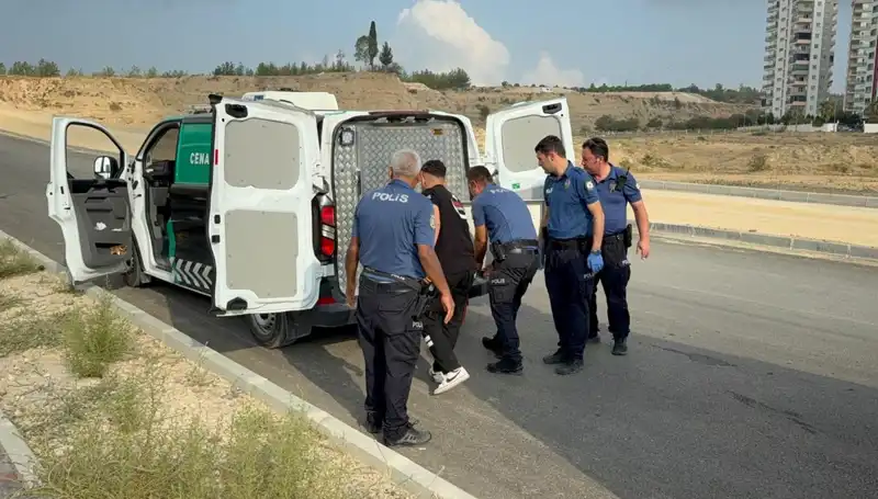 Yol Kenarında Bulunan Gizemli Ceset, Şehirde Panik Yarattı