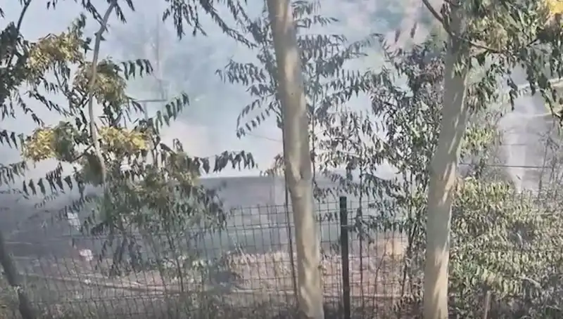 Sultangazi'de Otluk Alanda Yangın: Gecekondu Alev Alev Yandı!
