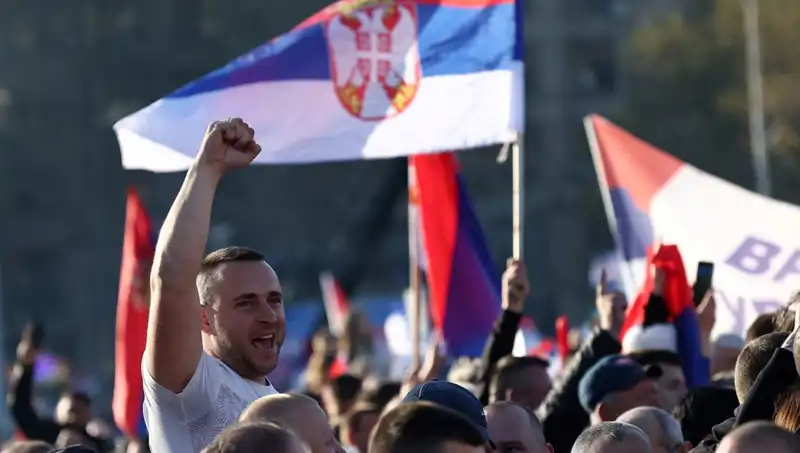 Sırbistan'ı Vermeyiz Mitingi: 55 Bin Kişi Vucic'e Destek Verdi