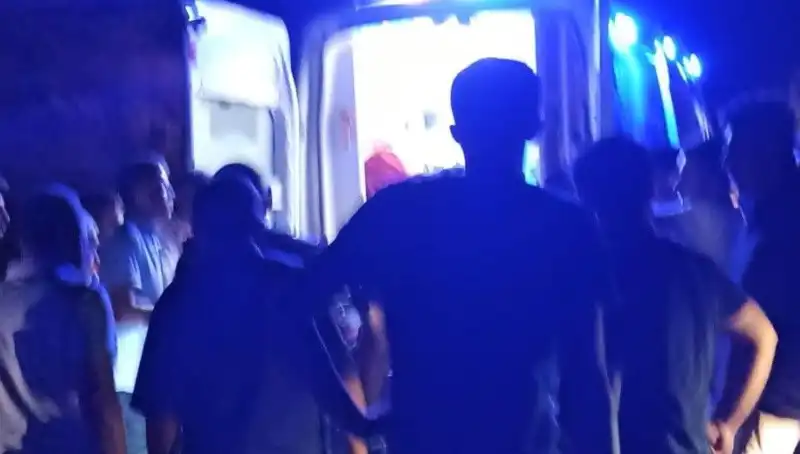 Uçuruma Yuvarlanan Otomobilin Sürücüsü Yaralandı: Olayın Detayları