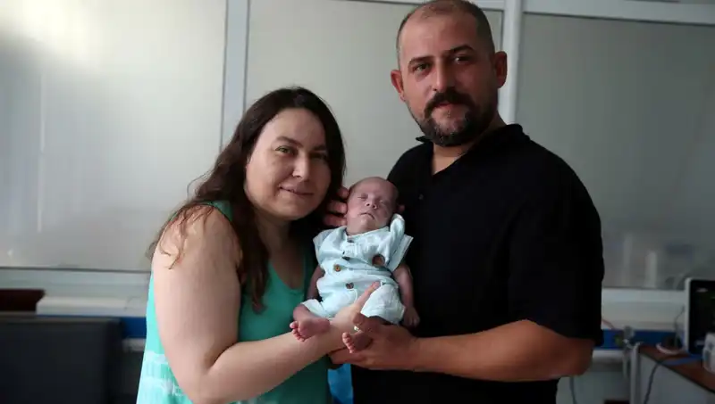 800 Gram Doğdu: 4 Ay Yoğun Bakımda Kalıp Hayata Dönen Bebek