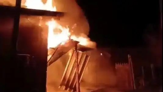 Karabük’te Yürek Burkan Yangın: İki Ev Kül Oldu