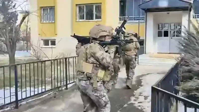 Bingöl'de DAEŞ'e Yönelik Operasyonda 3 Şüpheli Tutuklandı
