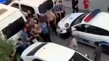 Sosyal Medya Kavgaları Sokaklarda Patlak Verdi: 2'si Polis 4 Yaralı!