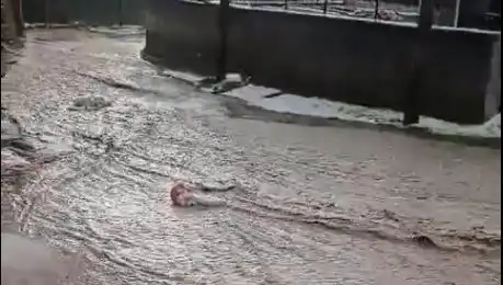 Sivas’ta Sağanak Yağış ve Dolu, Merkezde Sele Yol Açtı!