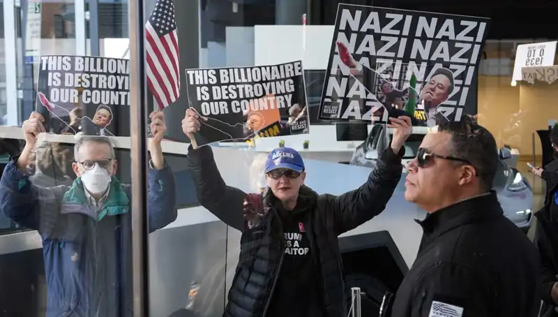 Elon Musk Protestoları: SpaceX ve Tesla'nın Çehresi Değişiyor