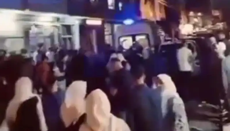 14 Yaşındaki Kader Balkondan Düşerek Ağır Yaralandı: Olayın Detayları