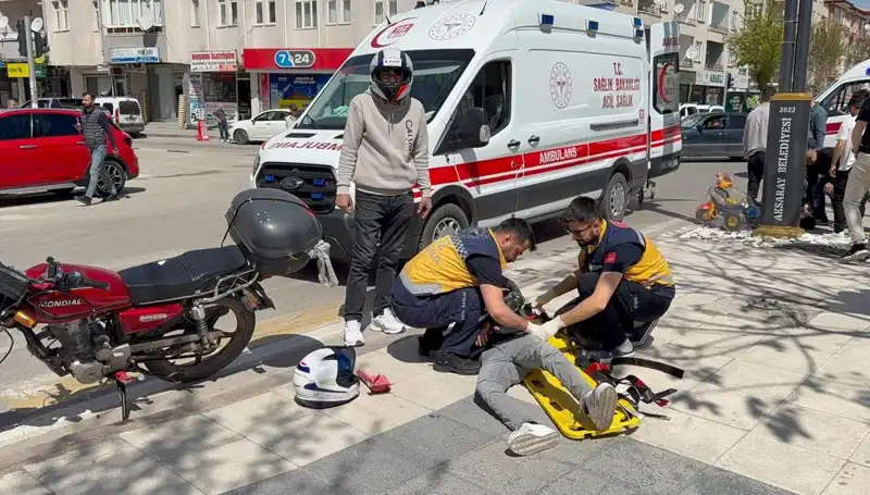 Aksaray'da Motosiklet Kazası: İki Genç Yaralı, Olayın Detayları Şok Edici!