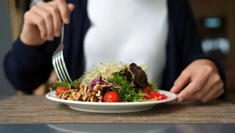 Bir Öğünde Önce Sebze Yemek: Sağlığınıza Olan Sırrı Keşfedin!