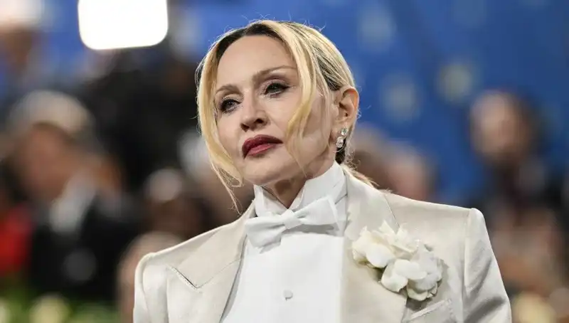 Madonna'nın Diyeti: Kanserle Mücadeledeki Rolü Tartışılıyor