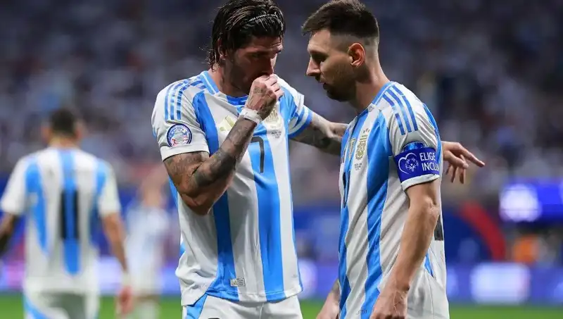 Messi ve De Paul’un Yeniden Buluşması: Futbol Dünyasında Neler Oluyor?