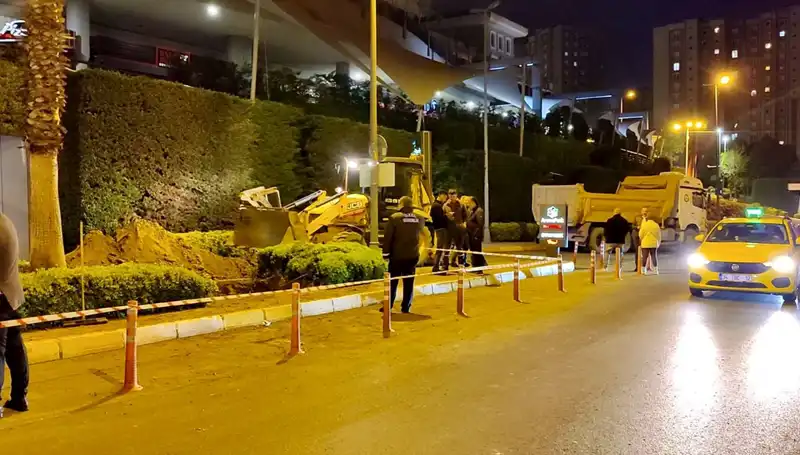 AVM Girişinde Doğalgaz Paniği: Alışveriş Turu Eren Grubu Acil Önlemler Aldı