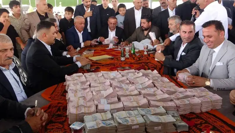 Türkiye'nin En İyi Aşiret Düğünü: 1,5 Kilo Altın ve 7,5 Milyon TL