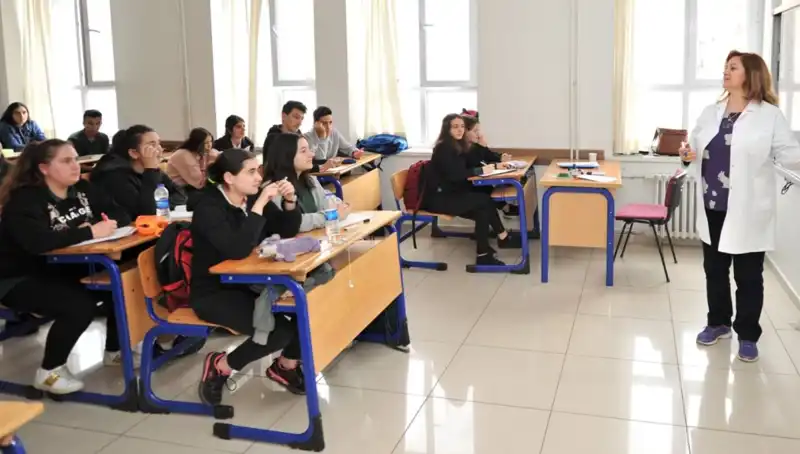 2025 MEB Lise Kayıt Tarihleri: LGS ile Liselere Kayıt Süreci Detayları