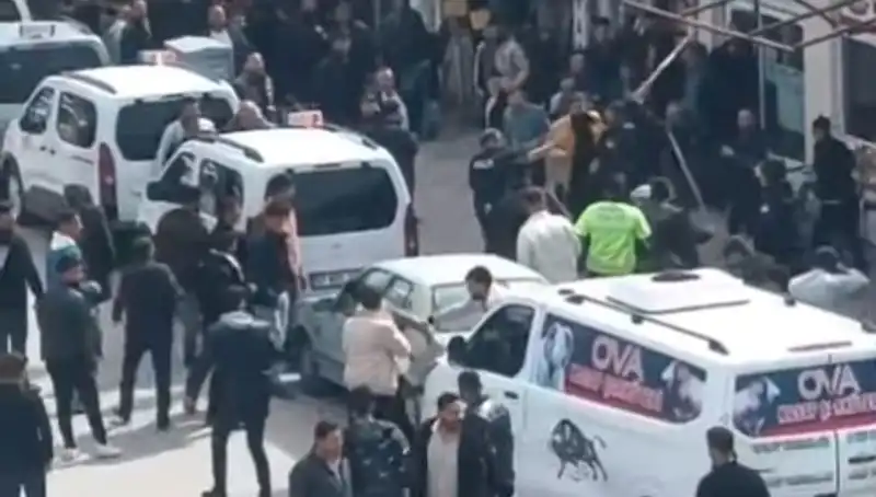 Erciş'te Taşlı Sopalı Kavga: 7 Gözaltı ve Şok Ayrıntılar