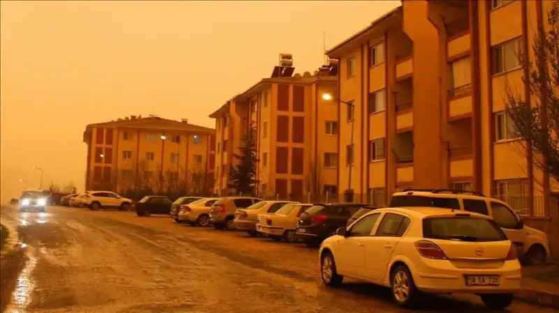 Çöl Tozu ve Sağanak Birleşimi: Meteorolojiden İkaza Dolu Uyarı!
